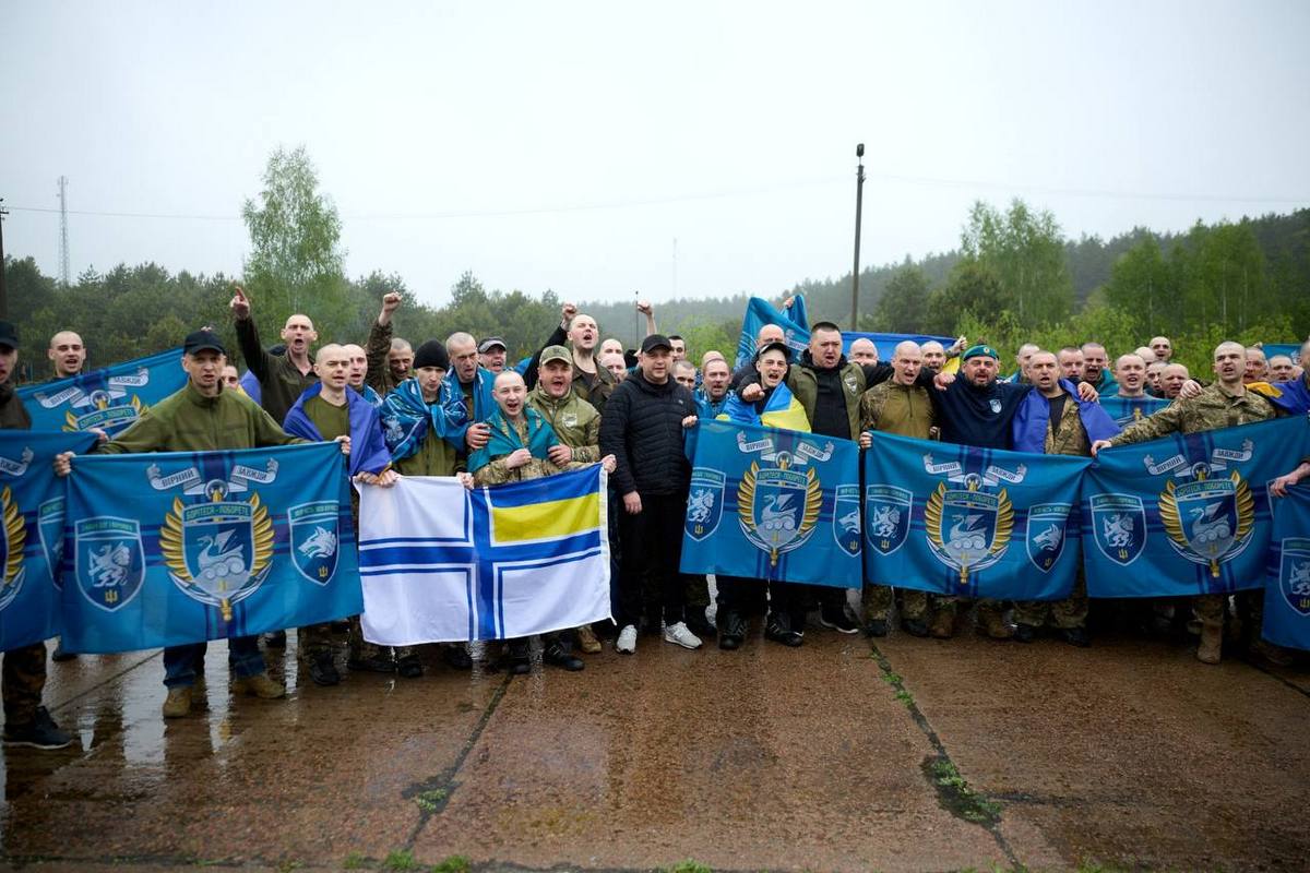 Ще шестеро захисників з Херсонщини повернулися додому в межах обміну …