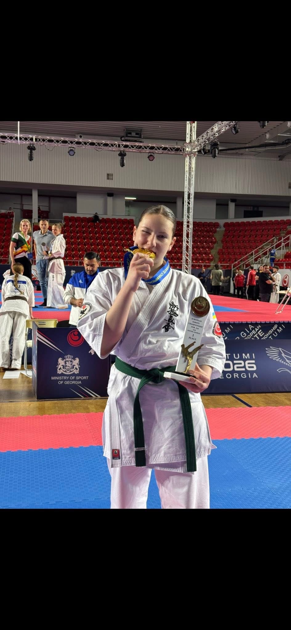 Юна спортсменка з Прикарпаття стала триразовою чемпіонкою Європи з кіокушинкай …