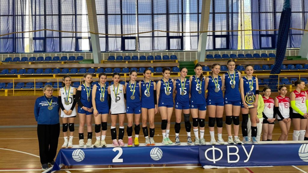Юні волейболістки з Буковини стали срібними призерками чемпіонату України