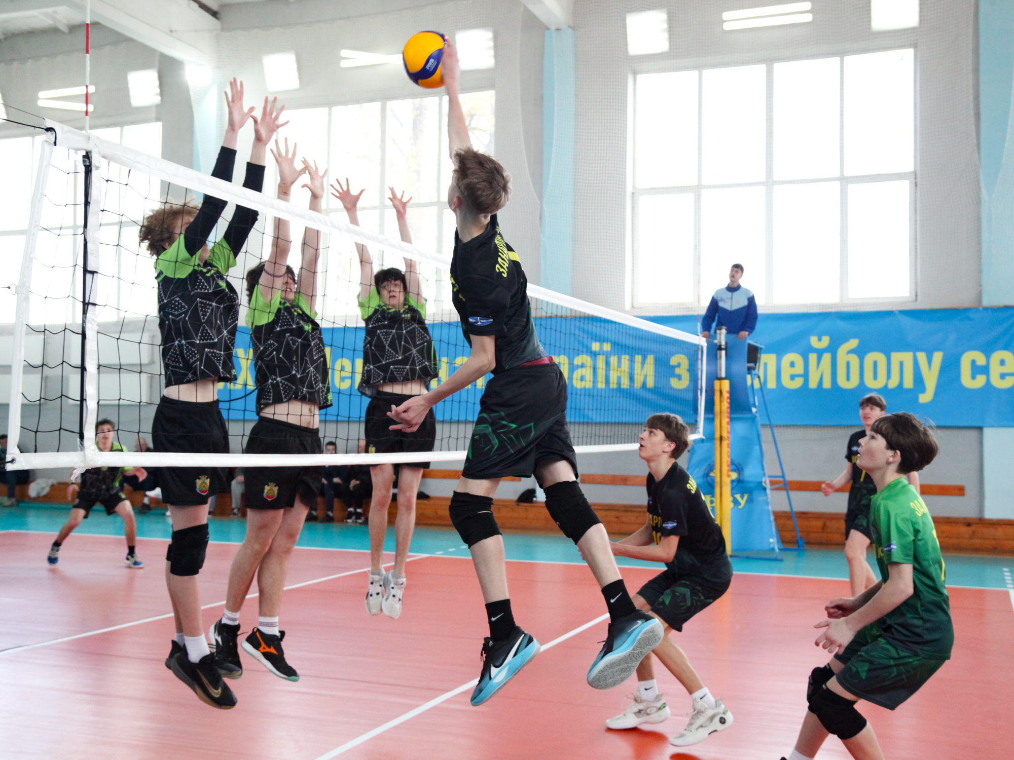 Юні закарпатські волейболісти стали шостими на чемпіонаті України
