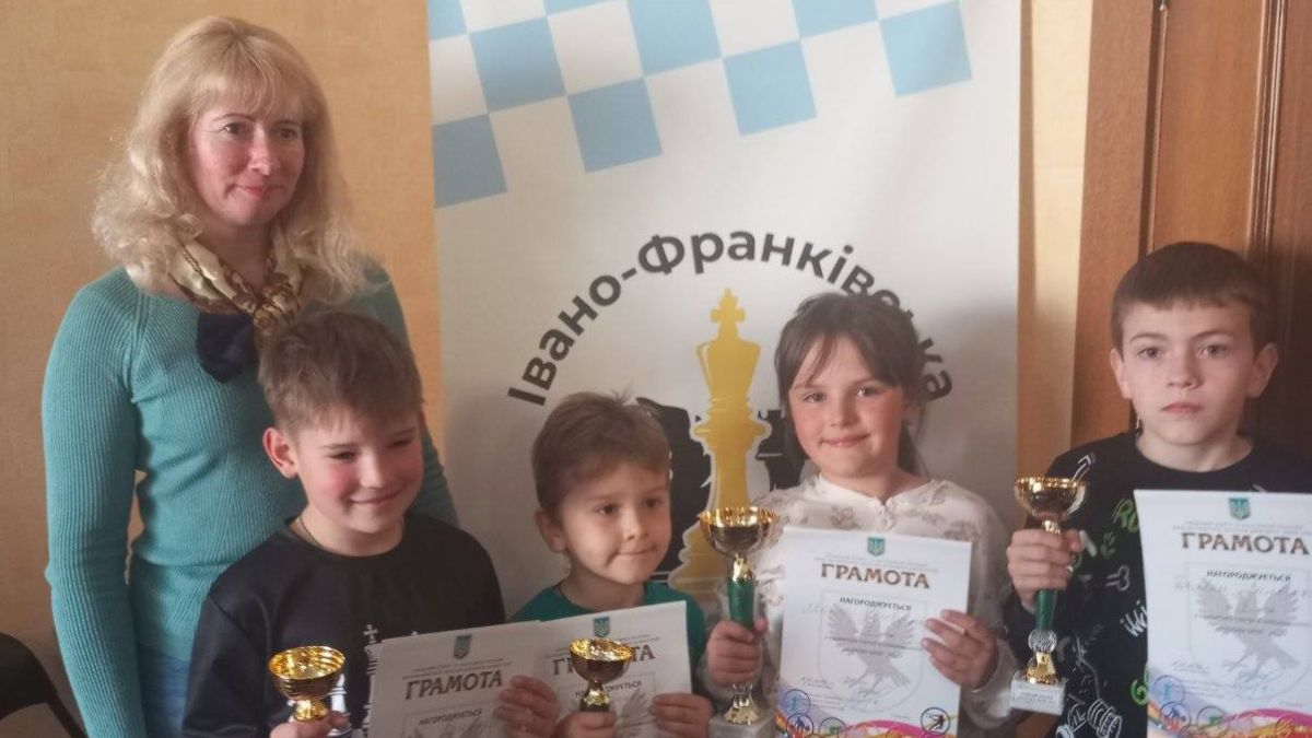 Юні шахісти Калуша здобули перемогу на змаганнях в обласному місті