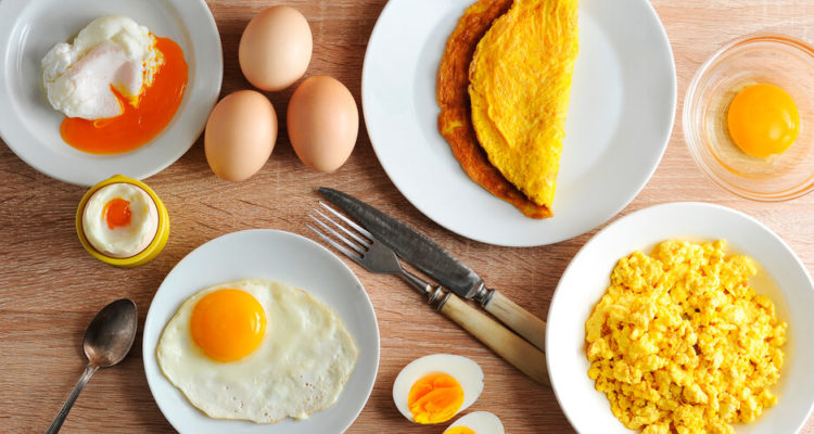 Яйця та сир названі серед найкращих білкових продуктів на сніданок