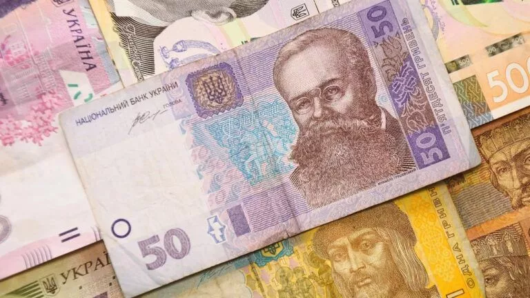 Якою буде пенсія, якщо є тільки 15 років офіційного стажу: …