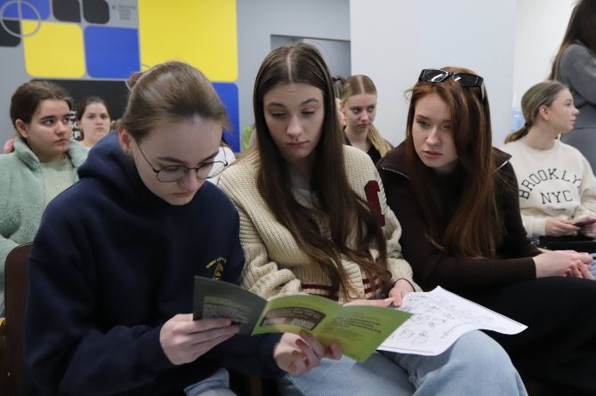 Як говорити з ветеранами: у Черкасах студентів-медійників навчали екологічній комунікації