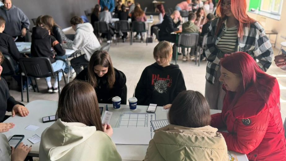 Командна робота та лідерство: у Запоріжжі молодь випробувала себе у …