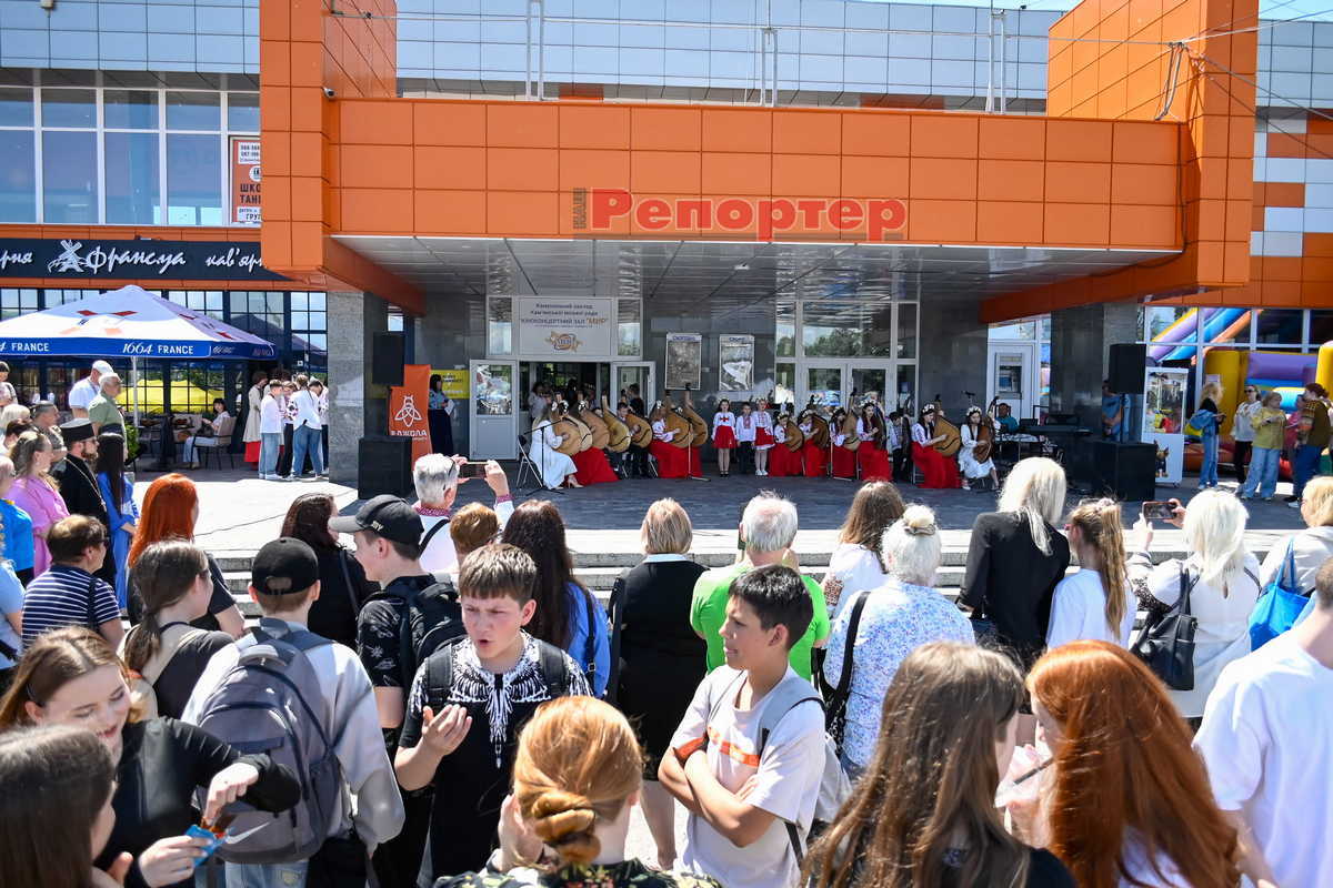 Як у Кам’янському відзначили День вишиванки (фото)