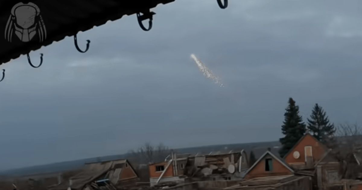 "Я вперше таке бачив": над Костянтинівкою помітили "дрон-дракон" (ВІДЕО)