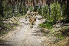 На зборах на Харківщині молоді офіцери Нацгвардії відпрацювали штурм, оборону …