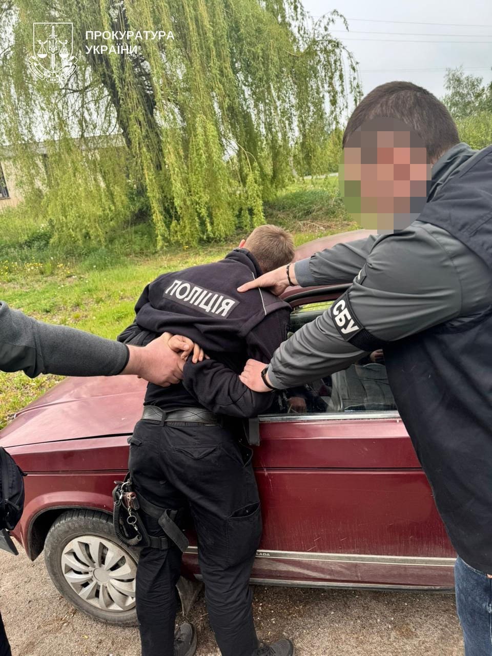 1200 долaрів зa «невідкриття» спрaви: нa Тернопільщині викрито оперaтивникa поліції