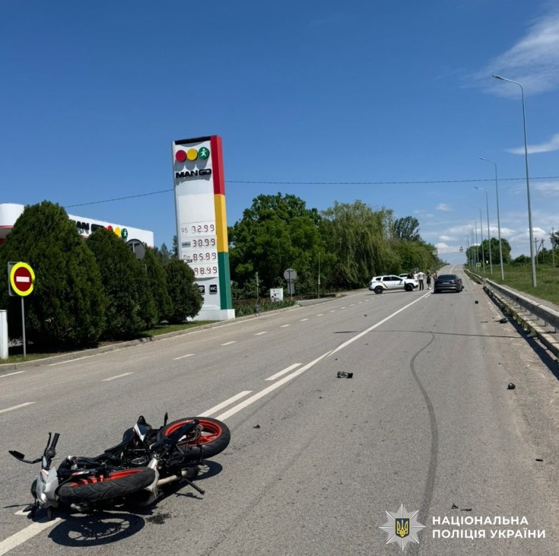 14-річна мотоциклістка та ще двоє людей постраждали у ДТП на …