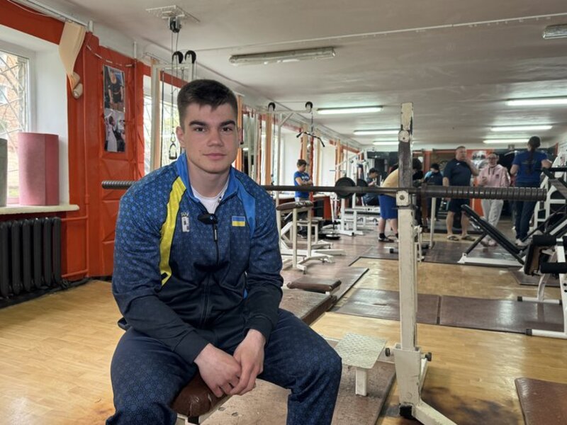 17-річний силач із Сум побив 15 рекордів України та вперше …