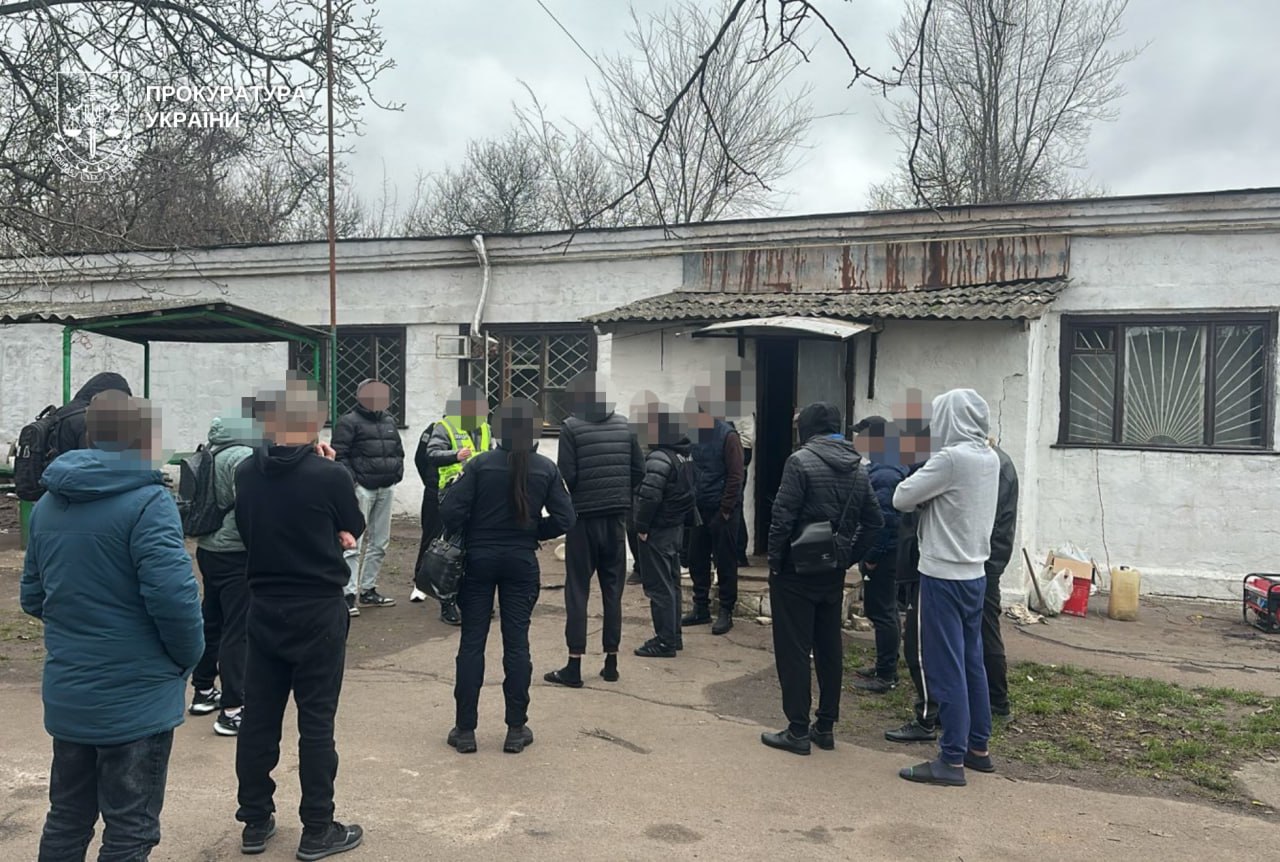 Майже 300 людей примусово тримали у “реабілітаційних центрах” у Кам’янському …