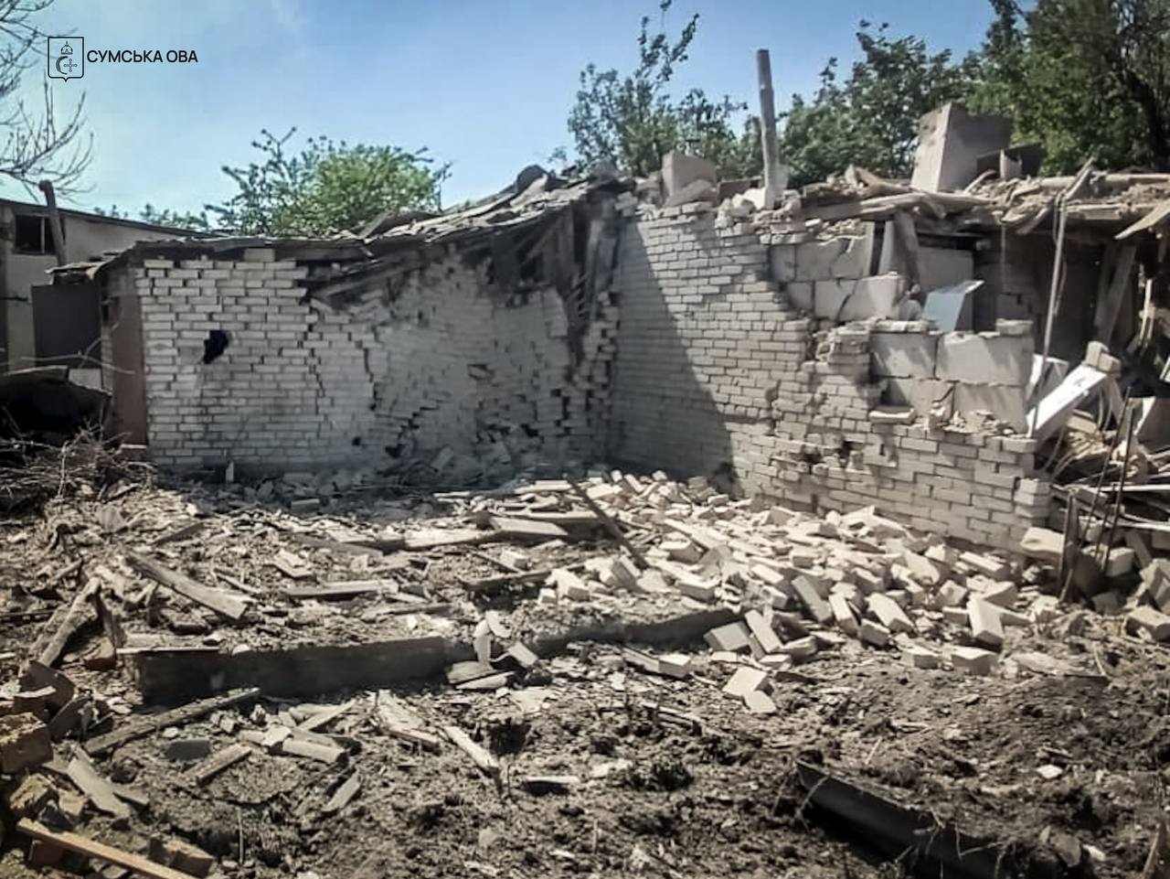 У Сумах підбили підсумки обстрілів: понад 20 пошкоджених будинків, шестеро …