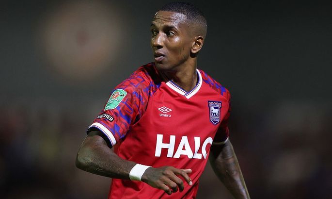 40-річний ексгравець Ман Юнайтед та Інтера оголосив про завершення кар'єри