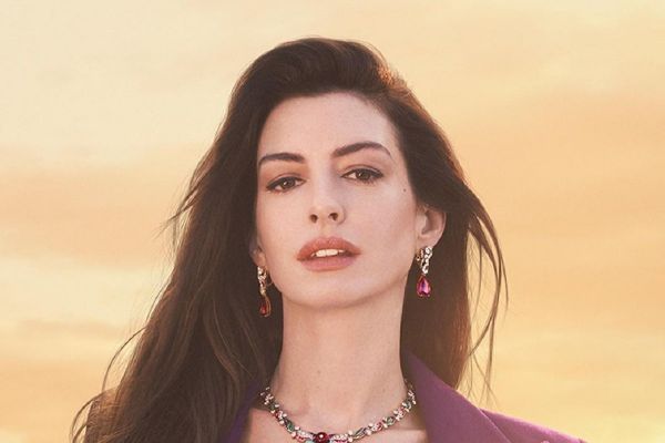 Енн Хетевей вперше розповіла про катаракту і операцію в 40 …