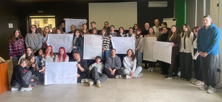 52 запорізькі активісти пройшли гру-симуляцію з кризового менеджменту