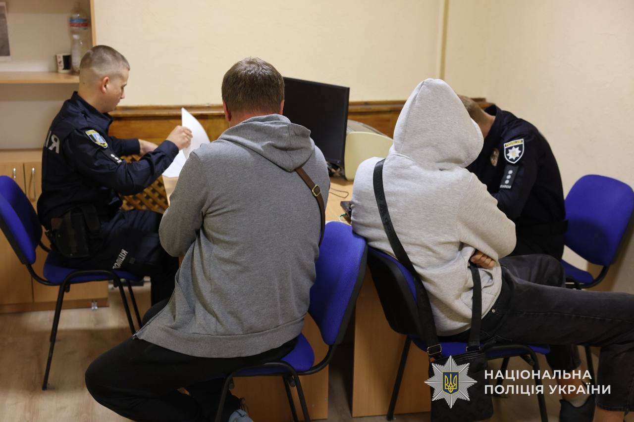 Поліція встановила юнаків, причетних до крадіжок пального з автомобілів у …