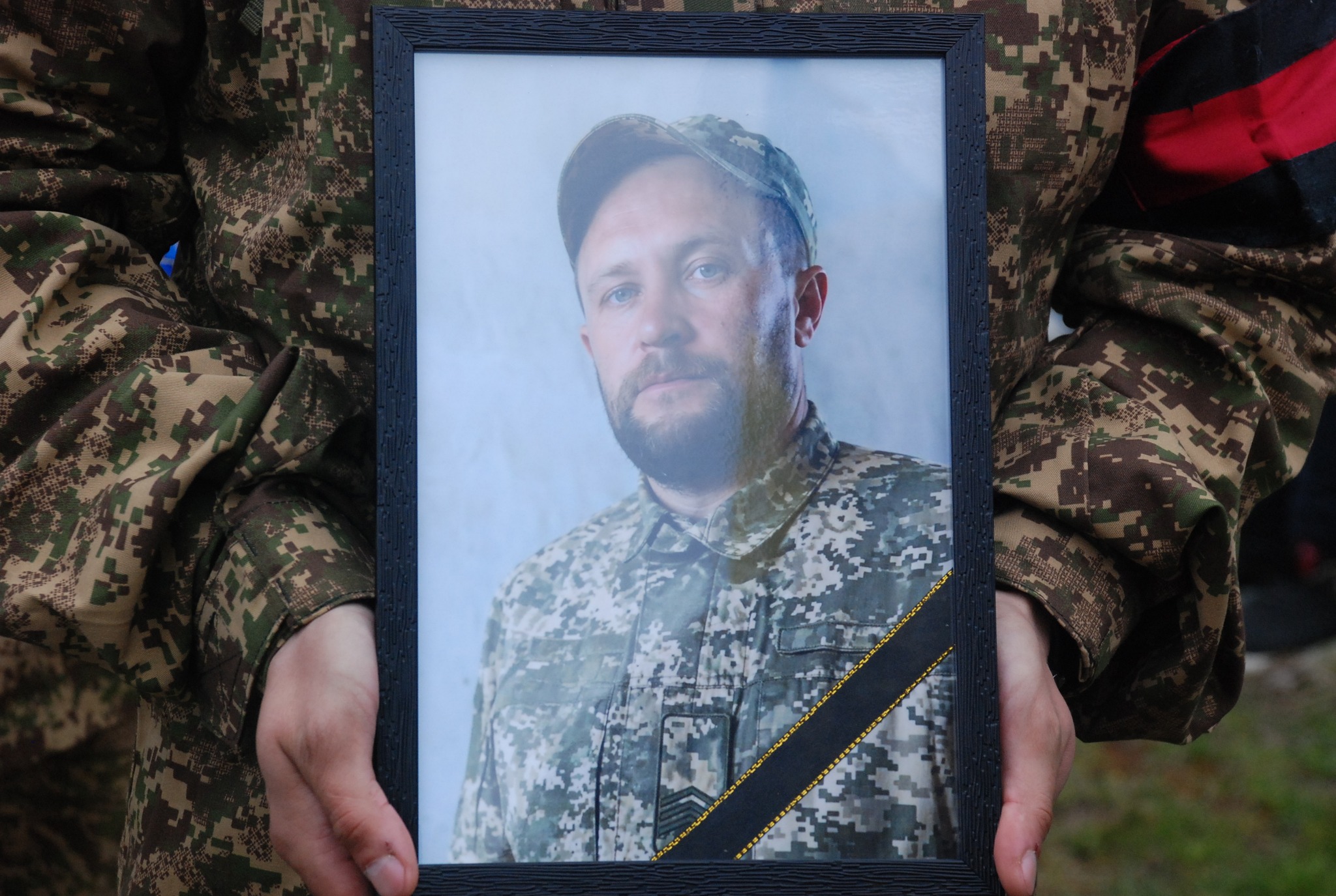 У Шостці попрощалися із захисником Дмитром Кузюрою