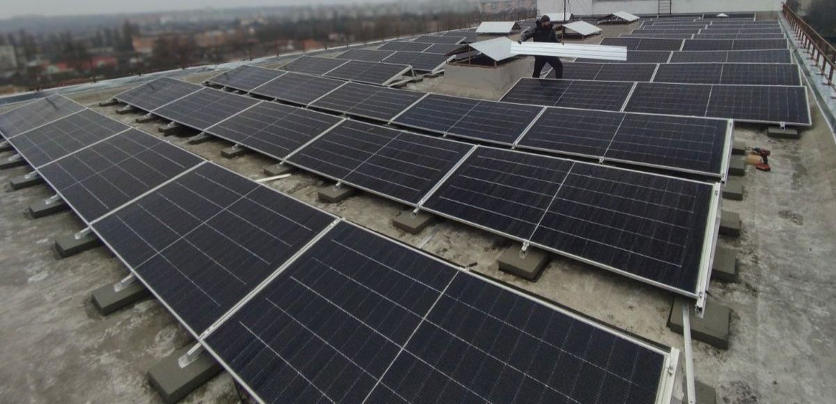 У сумських лікарнях встановили сонячні електростанції за підтримки DRC