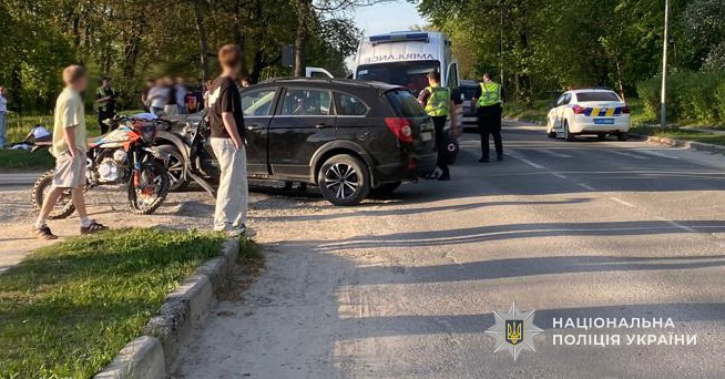 12-річний хлопець на мотоциклі потрапив у ДТП в Миколаєві: є …