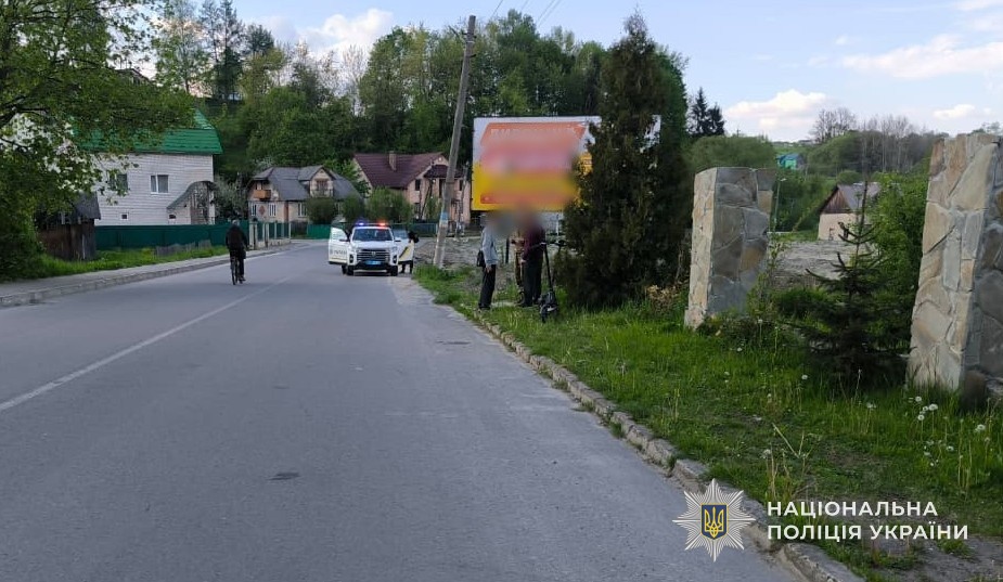 У місті Турка двоє підлітків потрапили в ДТП на електросамокаті: …