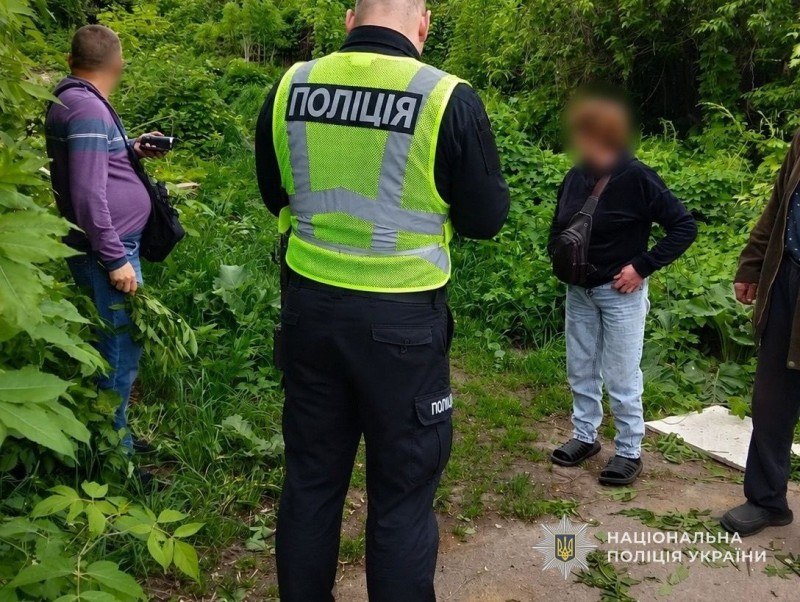 У Глухові жінка вдарила ножем почарника