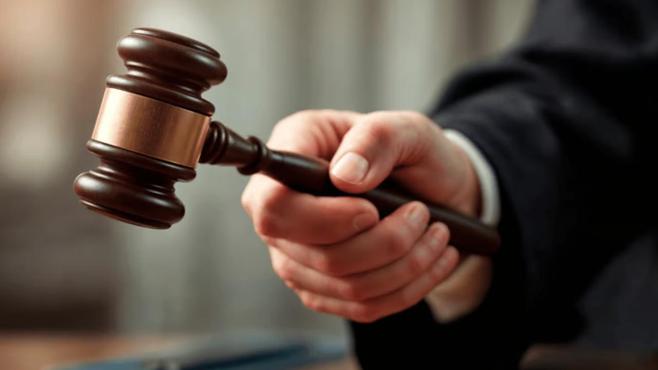 Суд закрив справу щодо в.о. голови Карлівки за незаконне призначення …