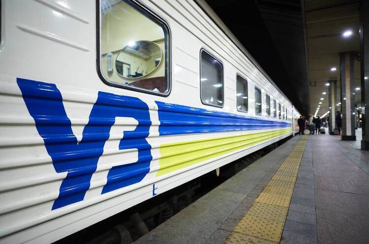 Укрзалізниця централізувала розміщення реклами на 94 вокзалах