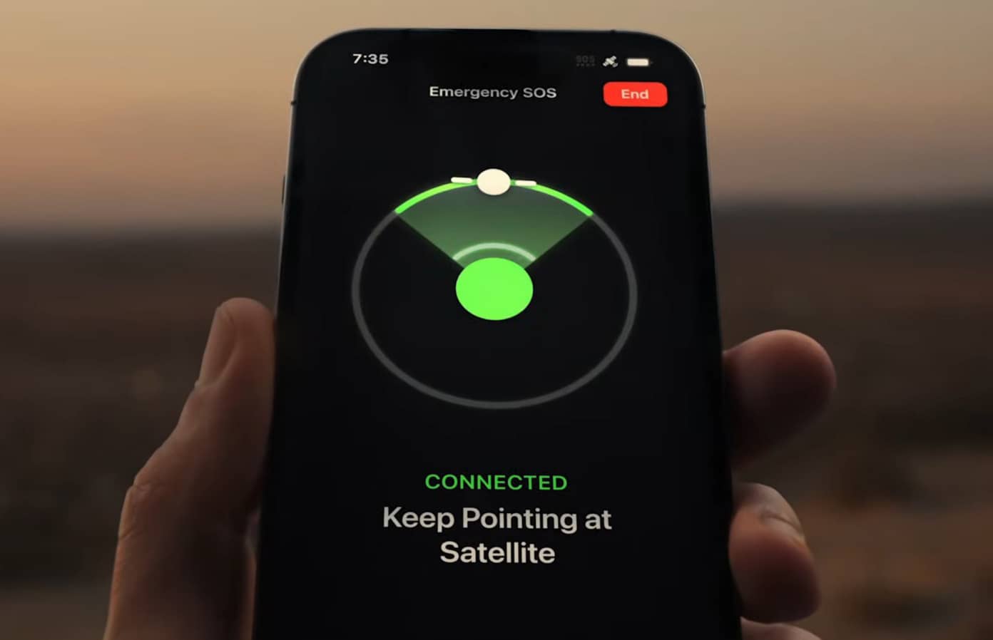 Apple зберігає лідерство на ринку супутникових смартфонів: технологія стрімко розвивається