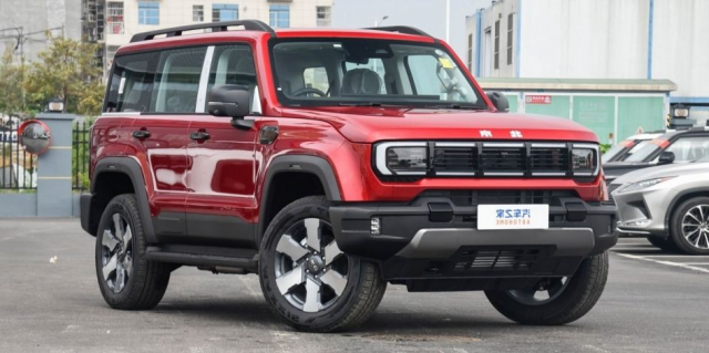 Оновлений позашляховик BAIC BJ40 вийшов на ринок (+ФОТО)