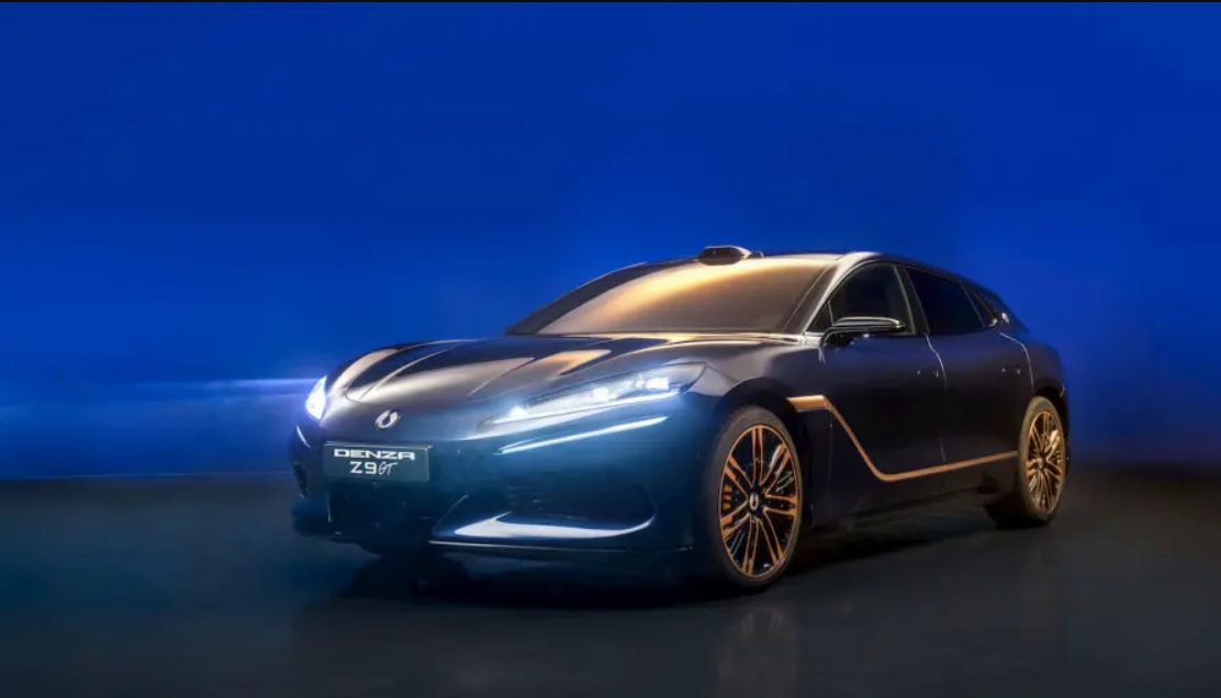 BYD показав електромобіль з дорогоцінним камінням та золотом у салоні