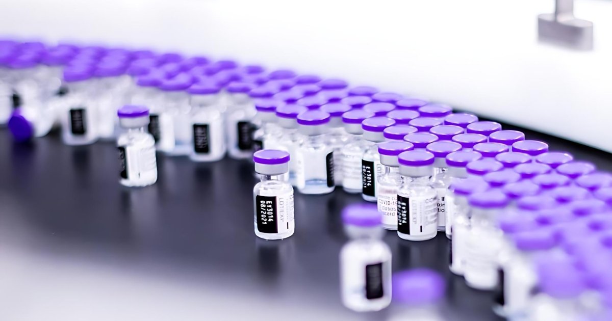 BioNTech згортає виробництво вакцин проти COVID-19 та скорочує штат