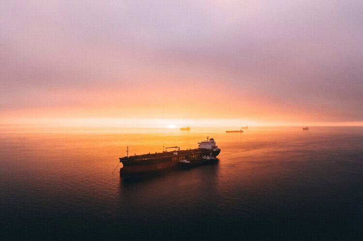 Нафта Brent та WTI дешевшають через ініціативу Трампа в Ормузькій …