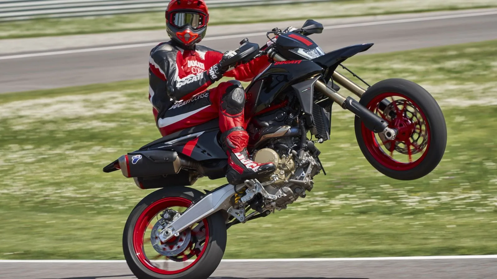 Ducati Hypermotard 698 Mono Nera: чорна версія супермото з Termignoni