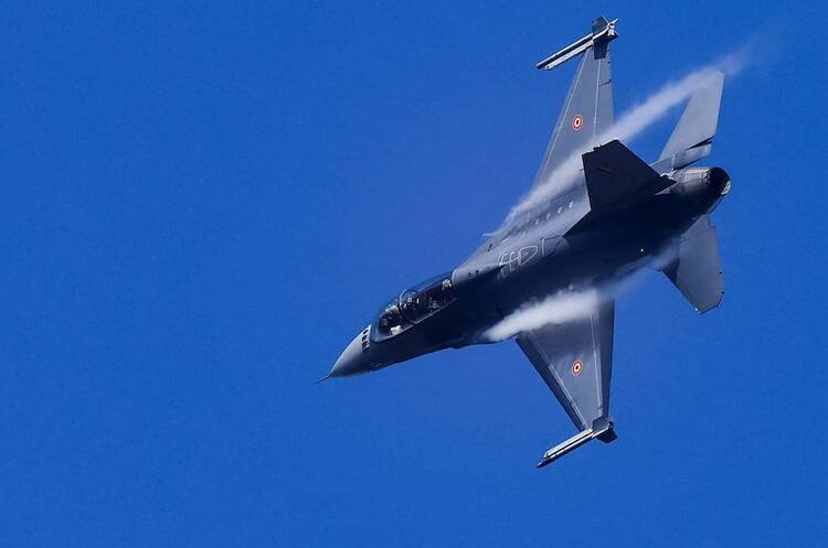 Українські пілоти F-16 тренуються літати без GPS через російські РЕБ