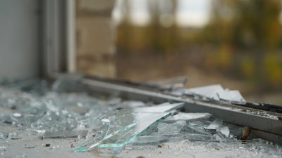 FPV-дрон поцілив у магазин: у Семенівці знову під ударом цивільна …