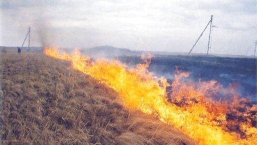 Росіяни вдарили по Великому Бурлуку на Харківщині: сталася пожежа