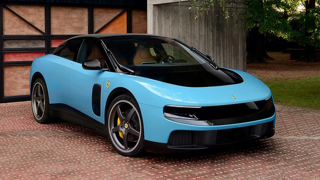 Ferrari представила свій перший електромобіль Luce