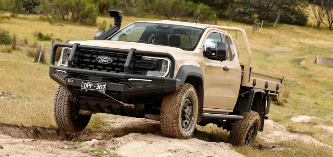 Ford пропонує армії дешеві авто