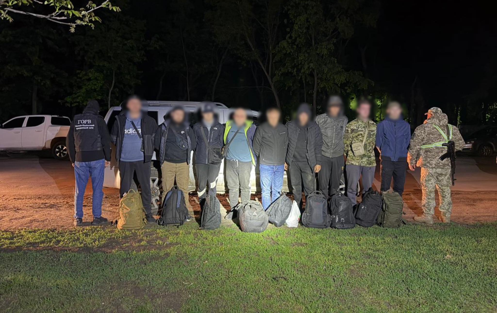 Дев’ятеро чоловіків намагалися незаконно втікти в Молдову через Вінниччину