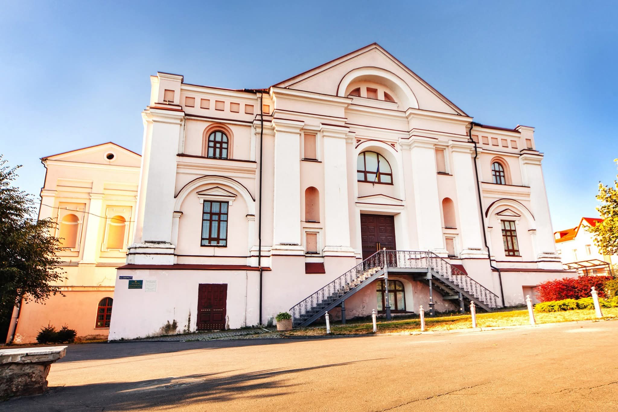 Перлини Вінниччини: скарбниця історії у «Мурах»