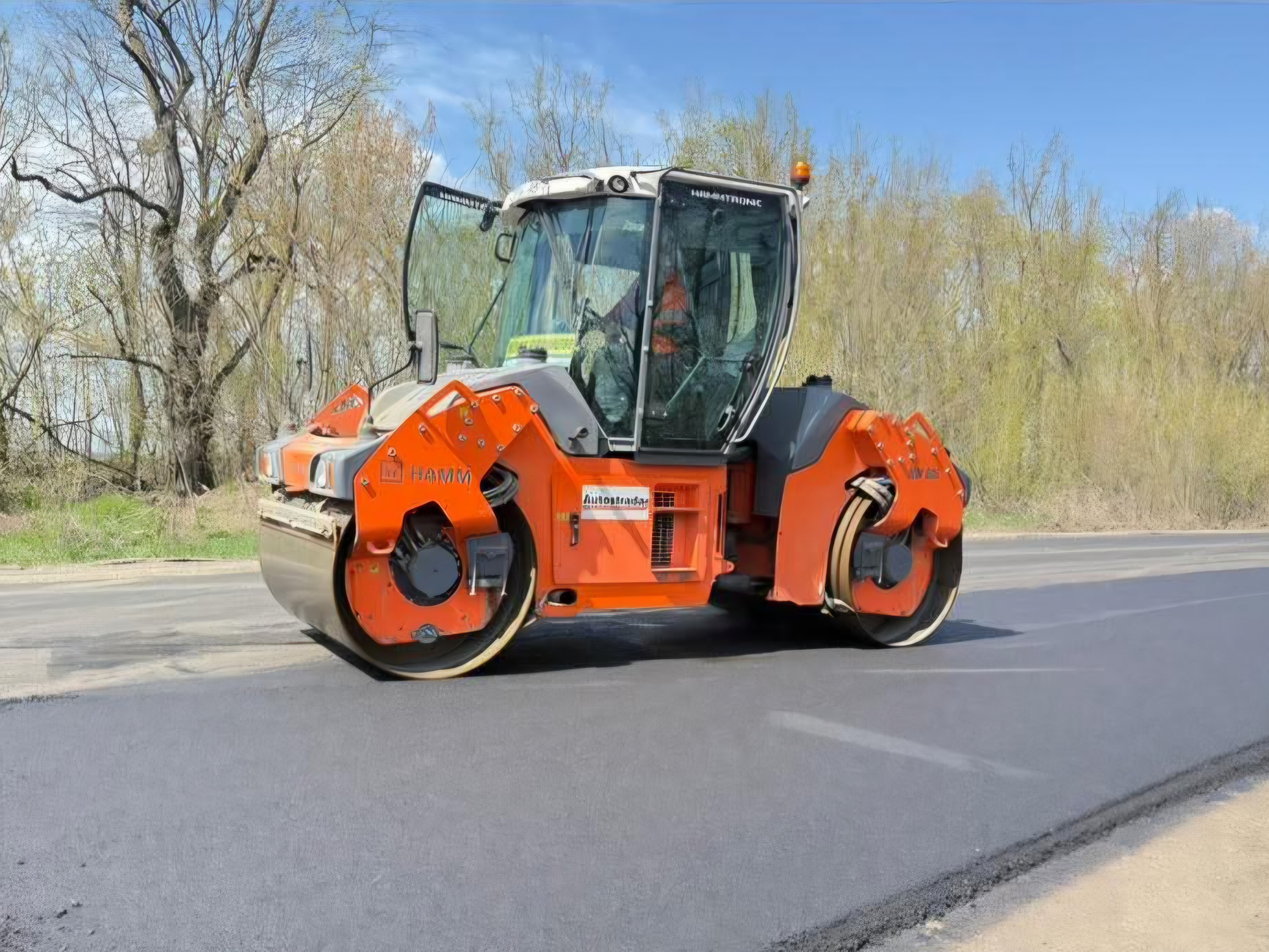 Ремонтують дороги після зими на Вінниччині