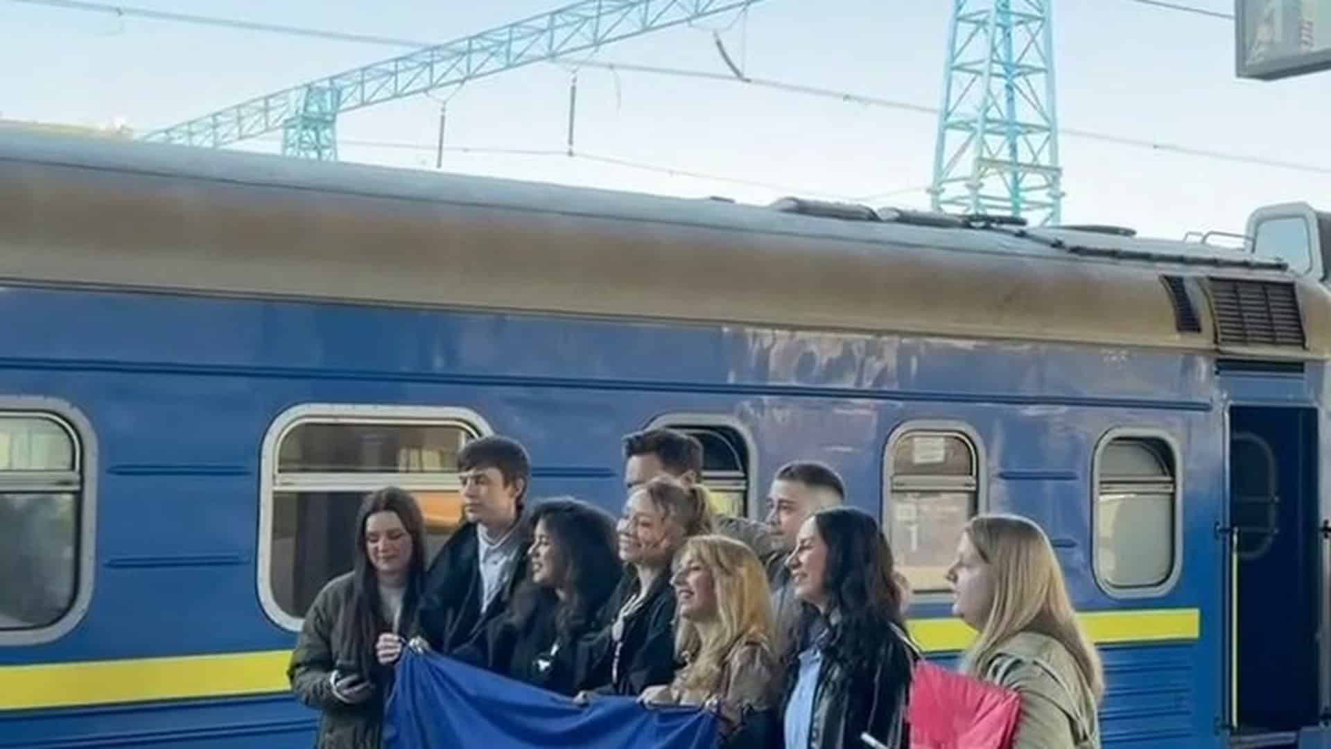 LELÉKA вирушила на Євробачення-2026 з Центрального вокзалу Києва