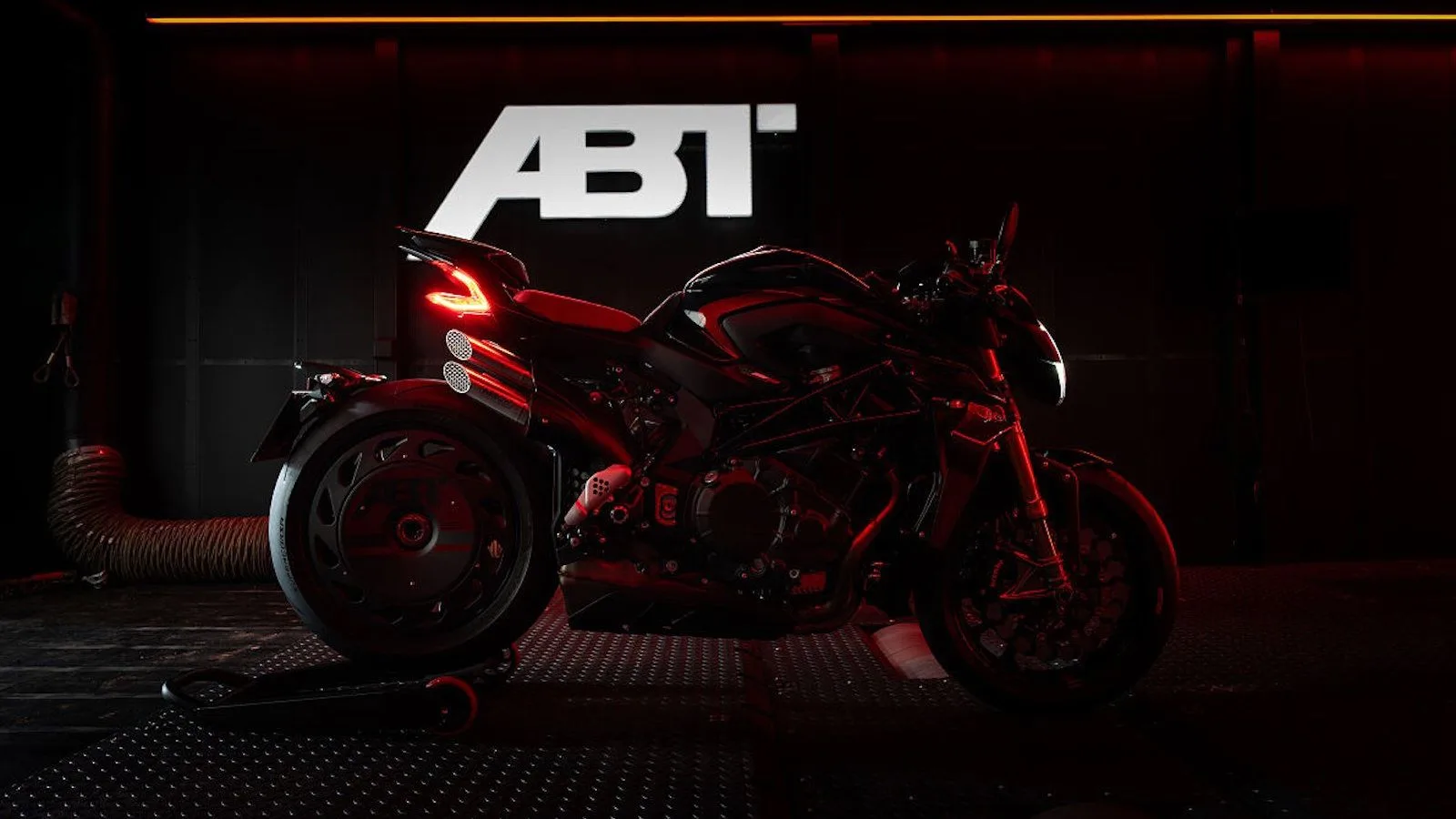 MV Agusta Brutale 1000 ABT: 208 к.с. та лише 130 …