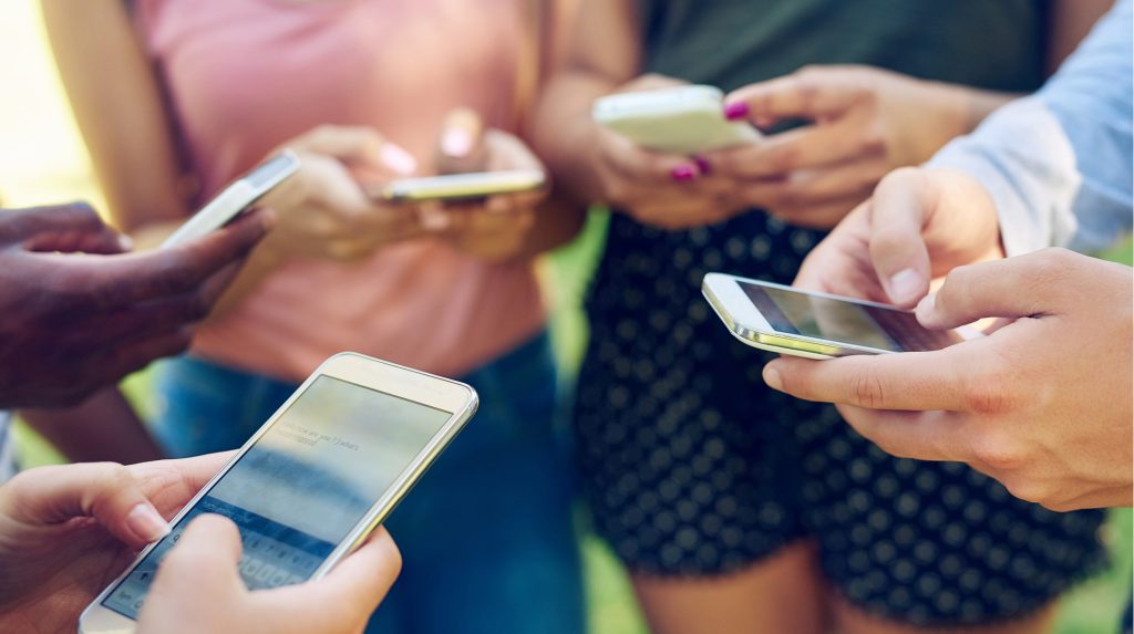 Соцмережі під тиском: Meta та Google запускають нові дитячі ініціативи