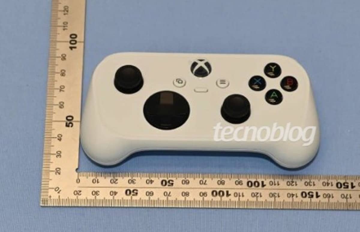 Microsoft готує два нові контролери для Xbox: з’явилися перші зображення
