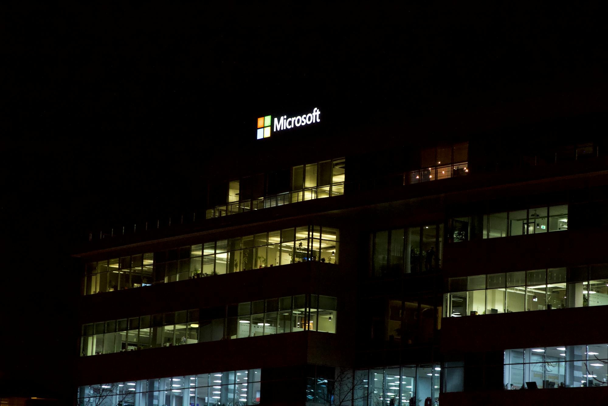 Microsoft оновила Copilot в Edge: ШІ зможе аналізувати відкриті вкладки