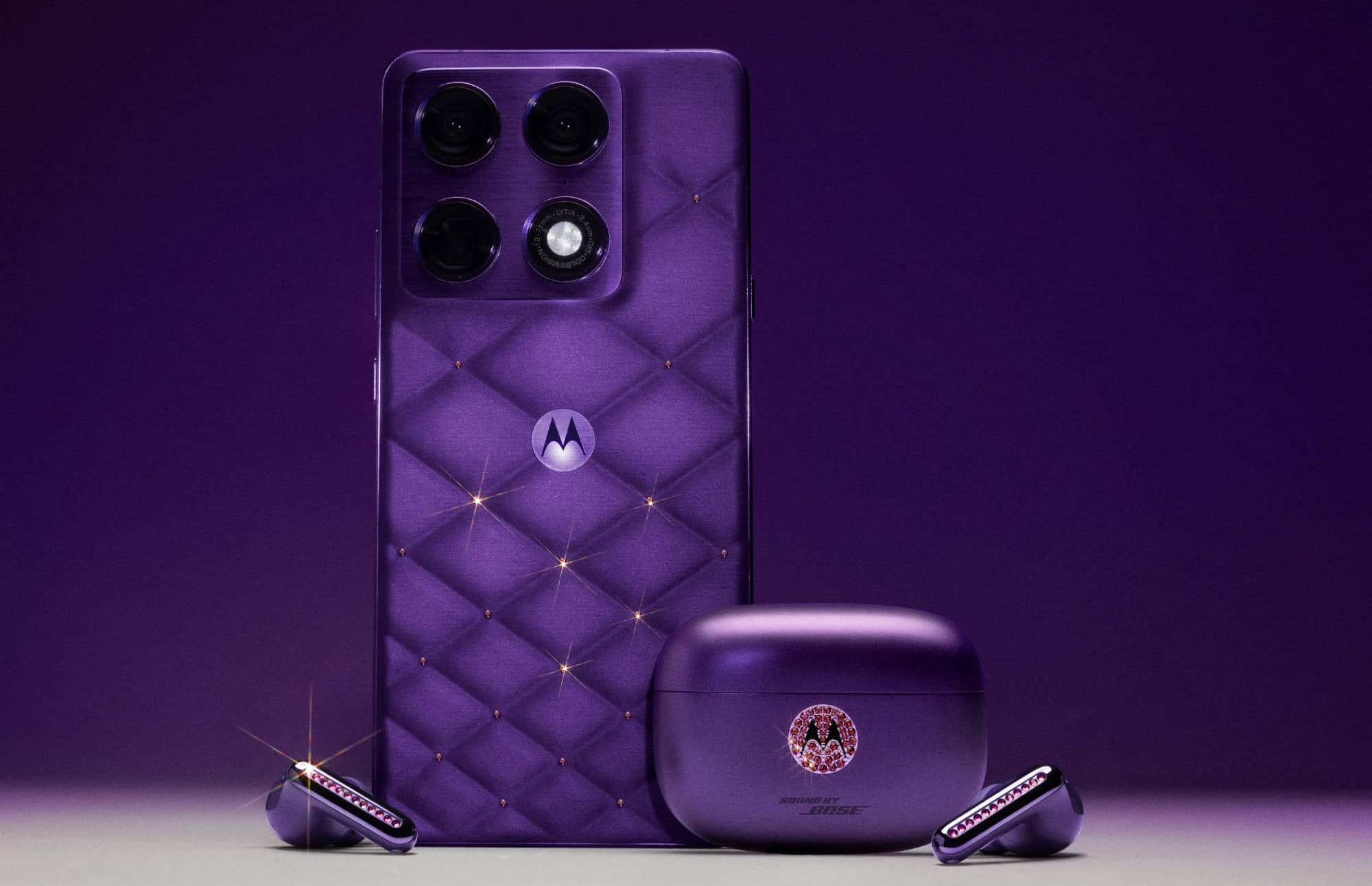 Motorola представила смартфон Signature Brilliant Collection: кристали Swarovski та ставка …