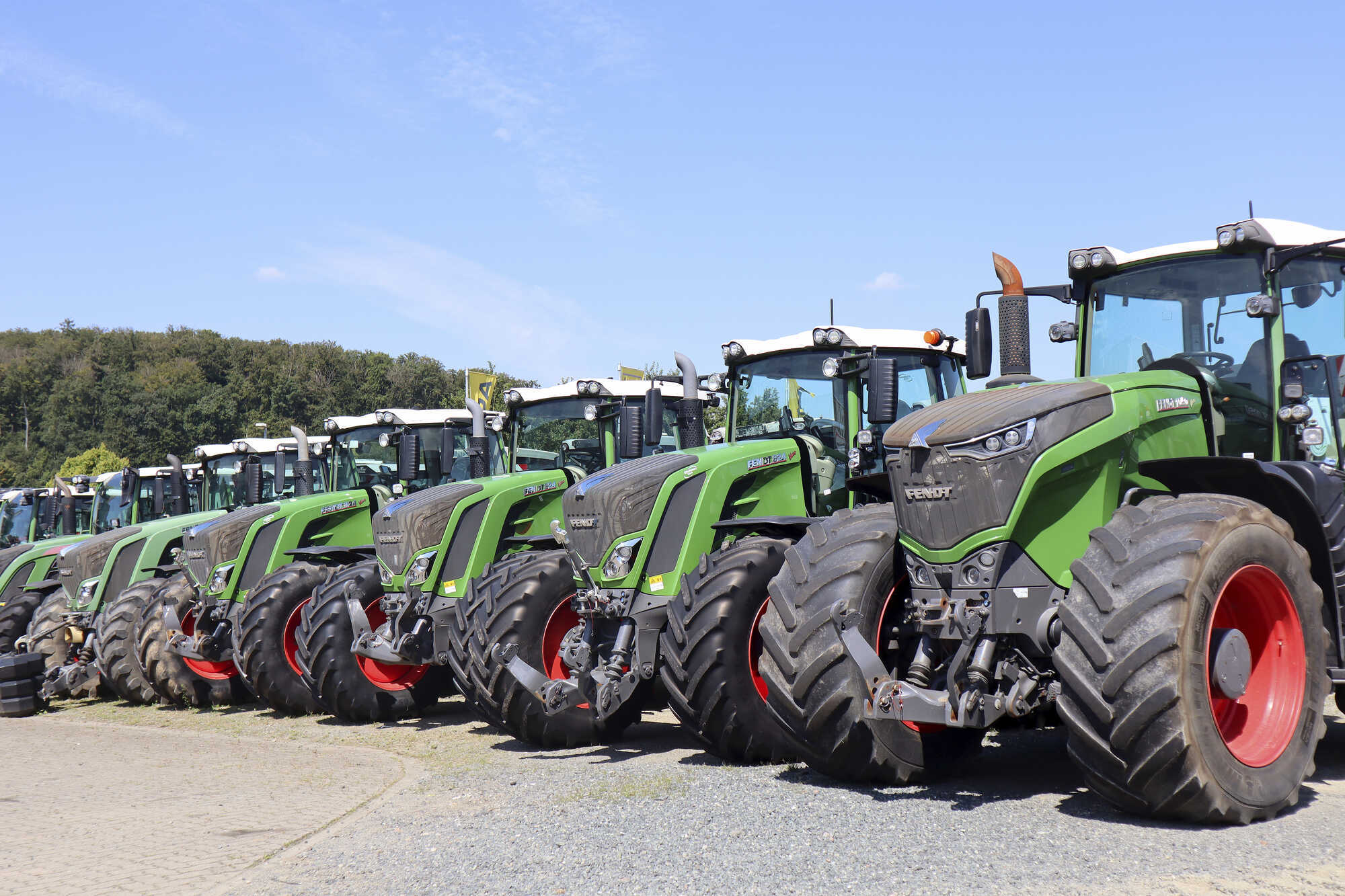 Raiffeisen Waren і RWZ об’єднали агротехнічні підрозділи в Raiffeisen Technik: …
