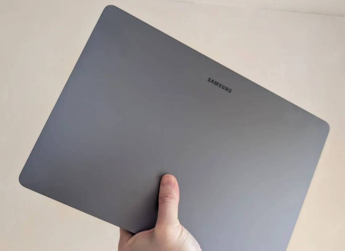 Samsung готує ноутбуки без Windows 11